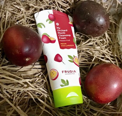 Отшелушивающая пенка с маракуйей Frudia My Orchard Passion Fruit Mochi Cleansing Foam 12530 фото