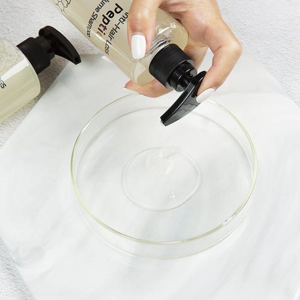 Безсульфатный слабокислотный шампунь с пептидами против выпадения волос TRIMAY Anti-Hair Loss Peptide Volume Shampoo p.h 5.5 13632 фото